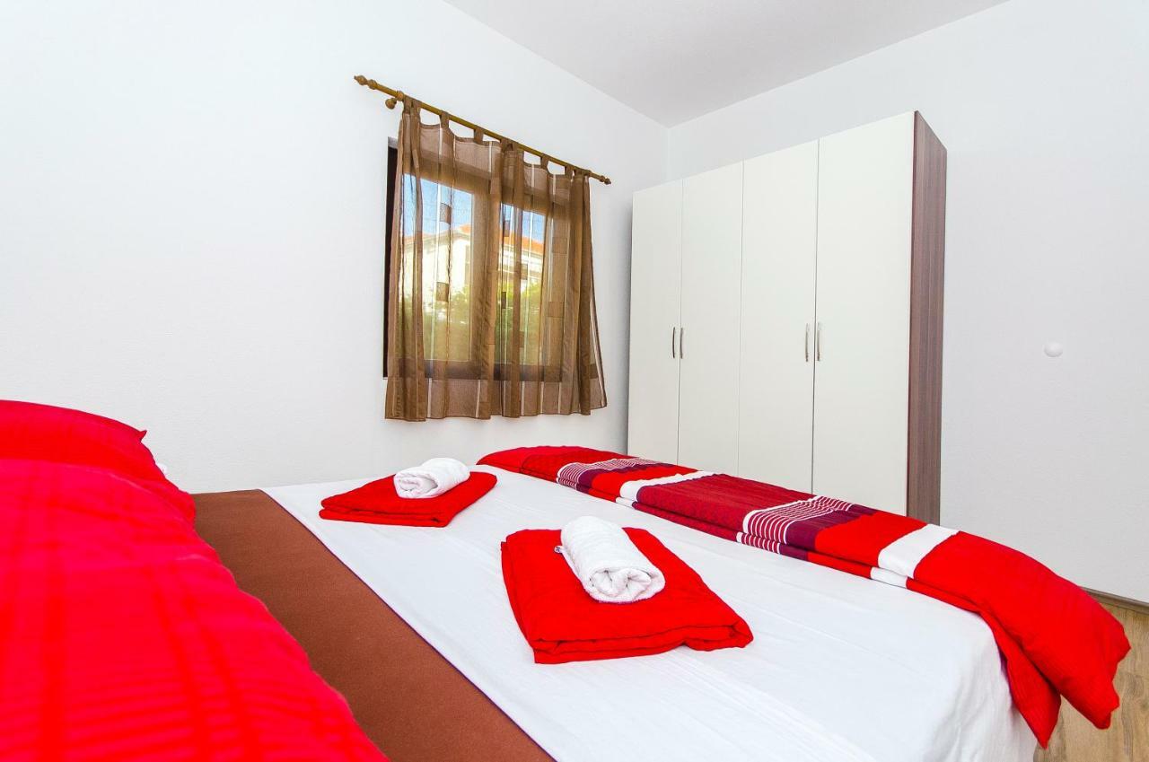Apartment Ive Trogir Exterior photo